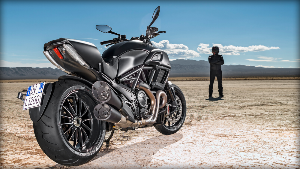 Diavel Dark