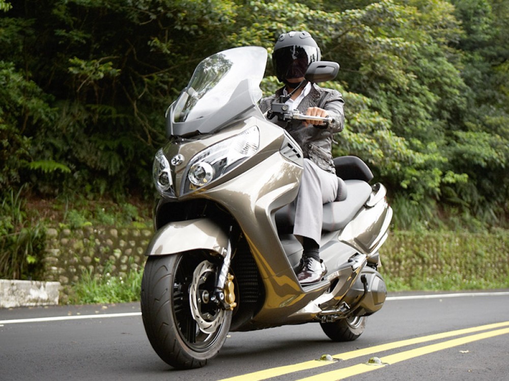 Скутер SYM 600i Maxsym
