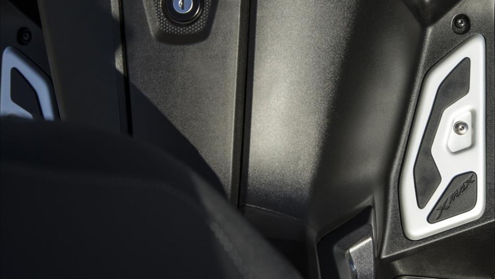 X-MAX 250 MOMODESIGN