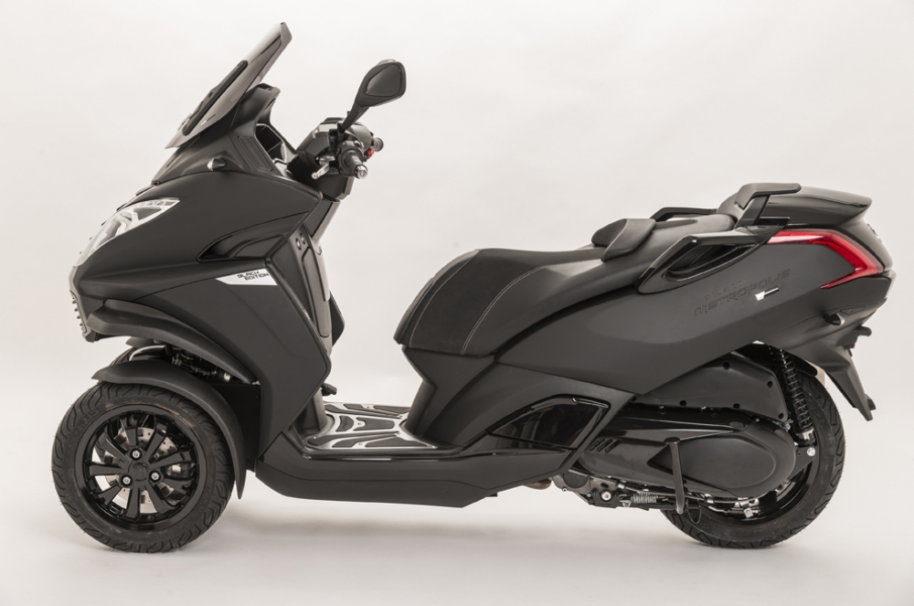 Metropolis Black Edition