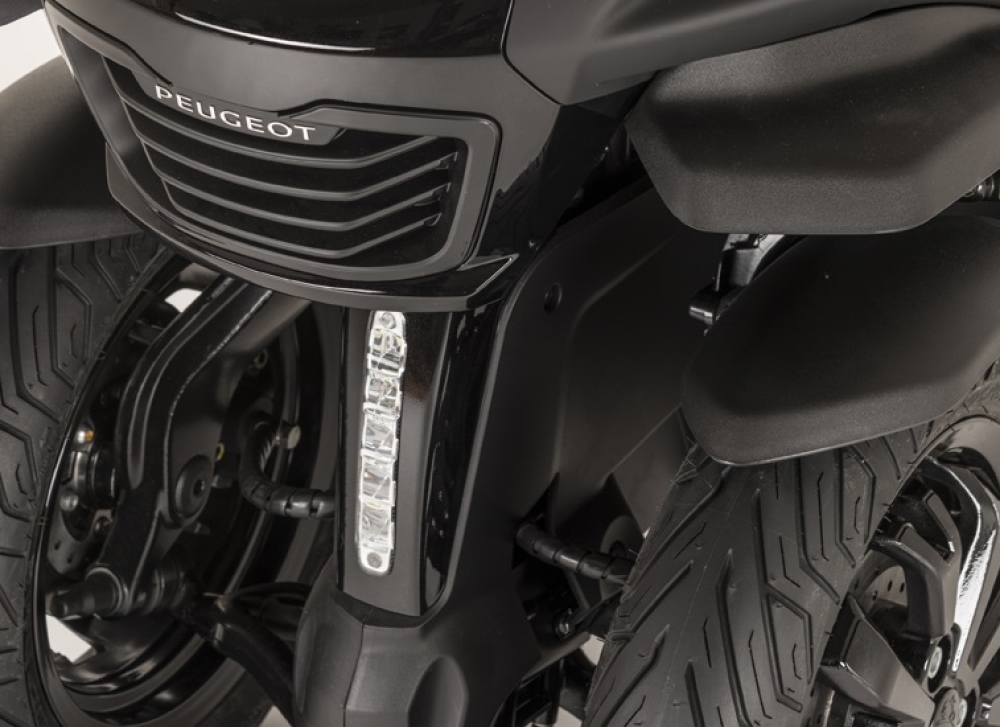 Metropolis Black Edition