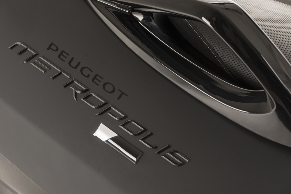 Metropolis Black Edition