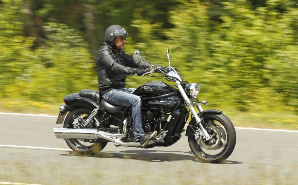 Hyosung Aquila gv650