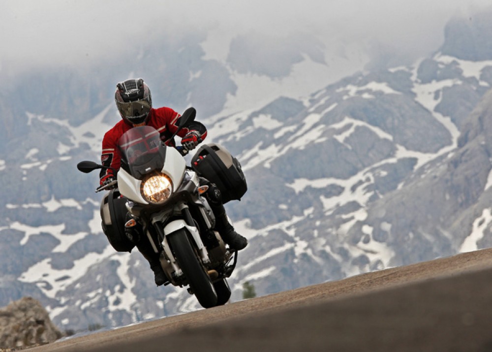 РњРѕС‚РѕС†РёРєР» Aprilia mana 850