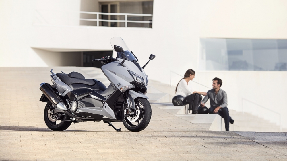 TMAX LUX MAX ABS