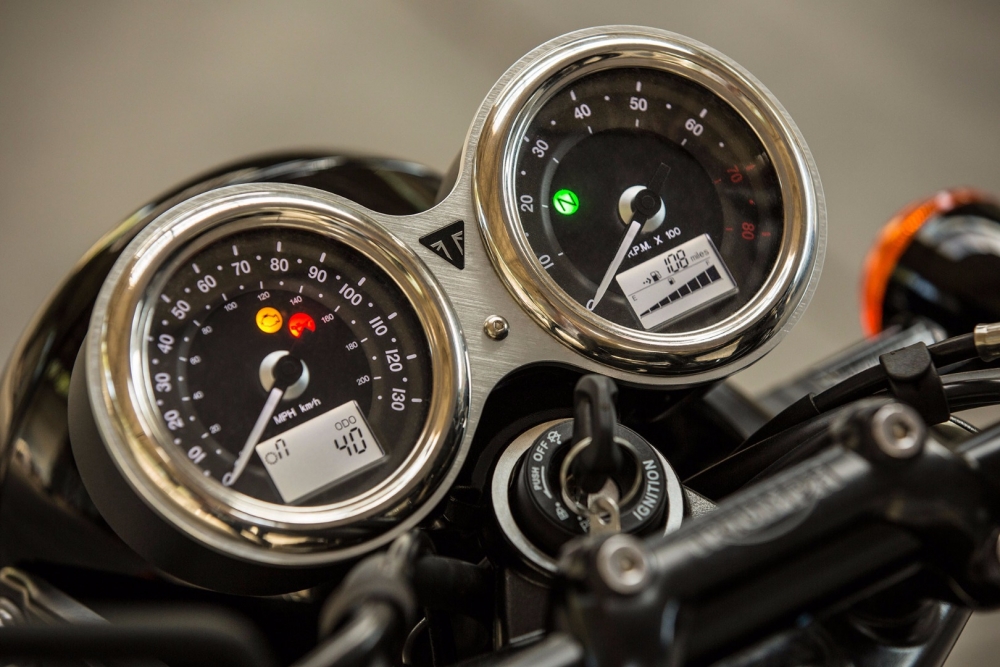 Bonneville T100 Black