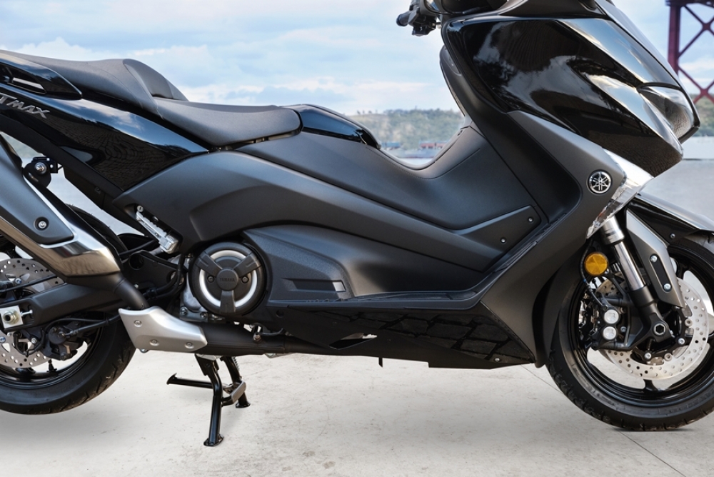 TMAX SX SE