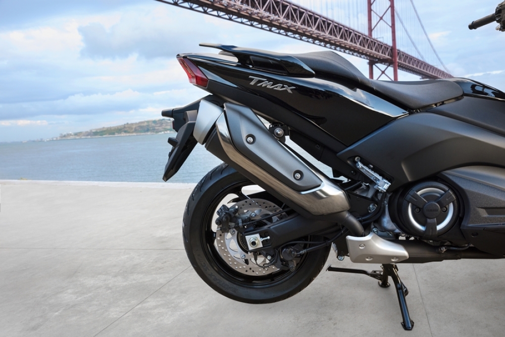 TMAX SX SE