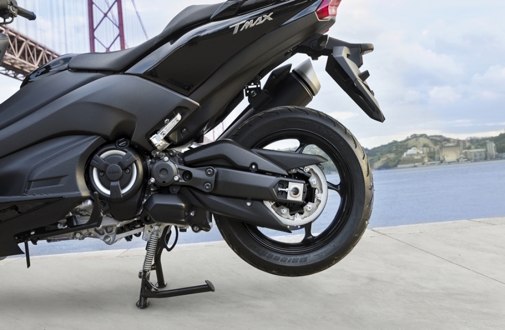 TMAX SX SE