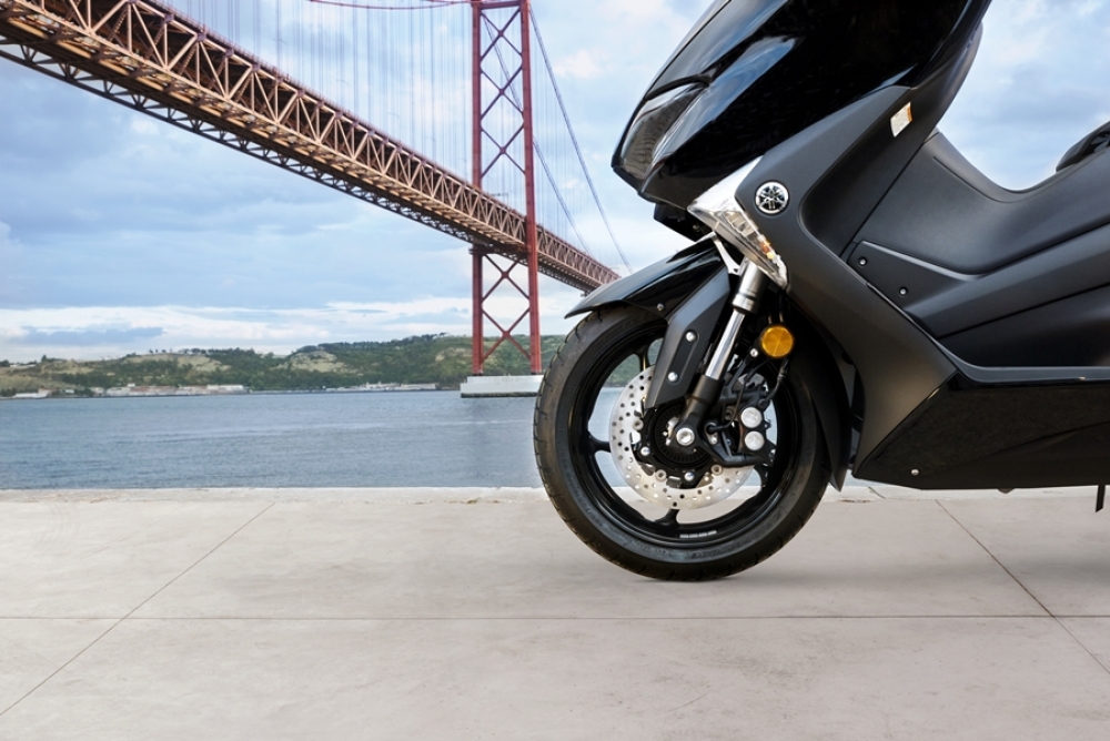 TMAX SX SE