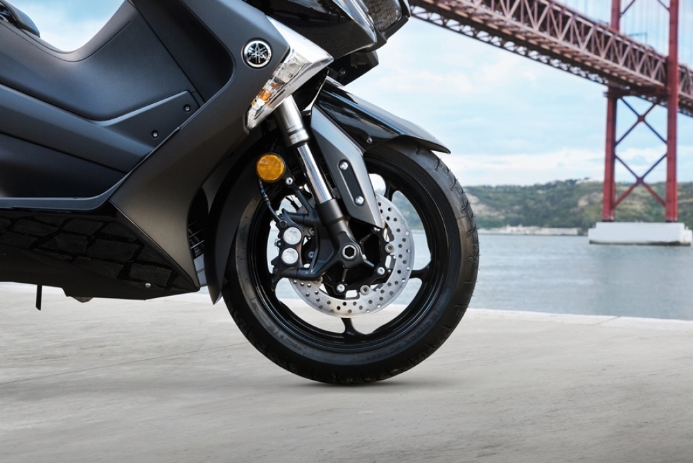 TMAX SX SE