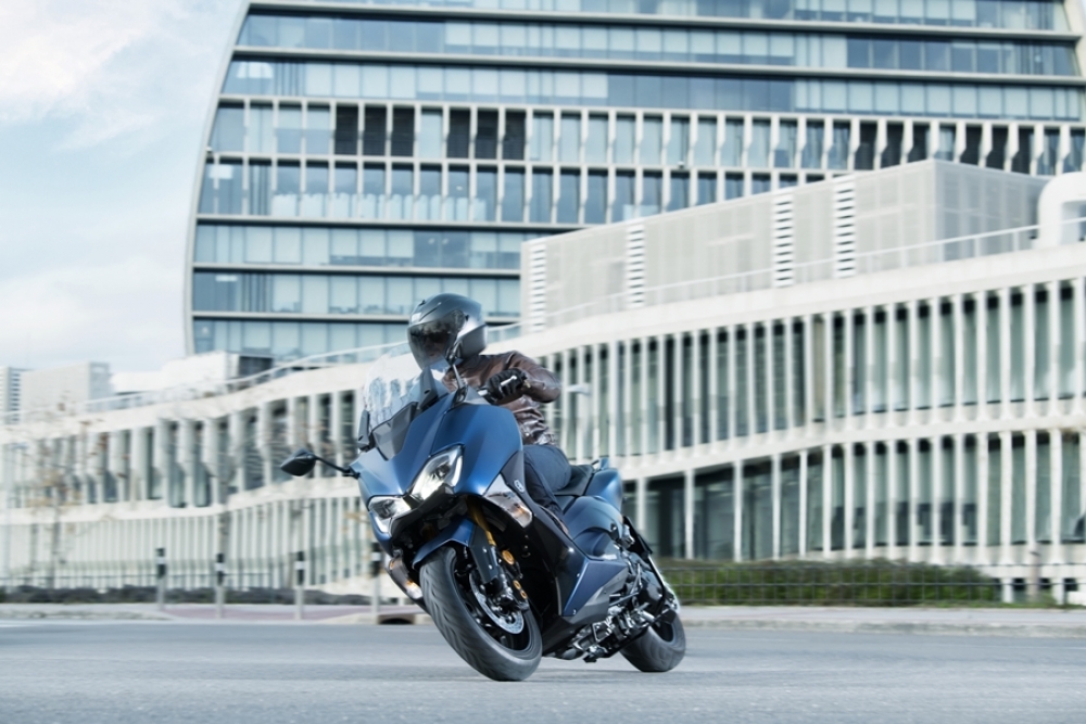 TMAX SX SE