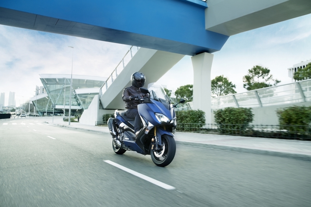 TMAX SX SE