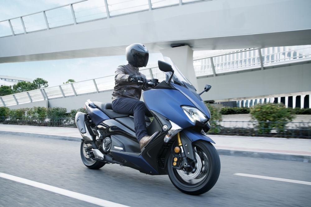 TMAX SX SE