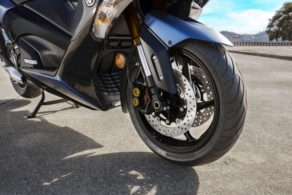 TMAX SX SE