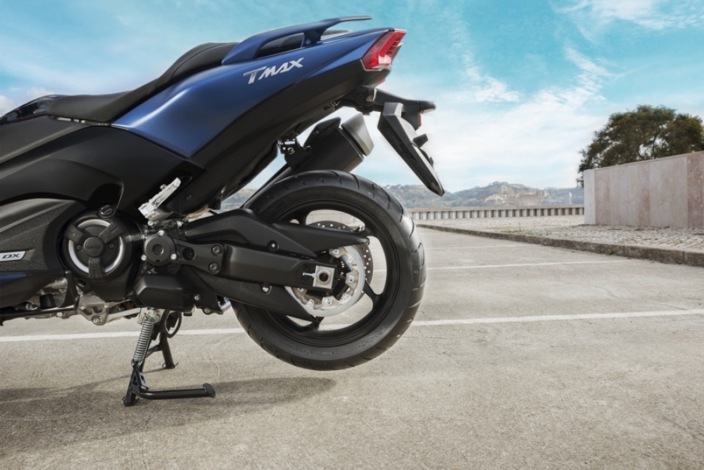 TMAX SX SE
