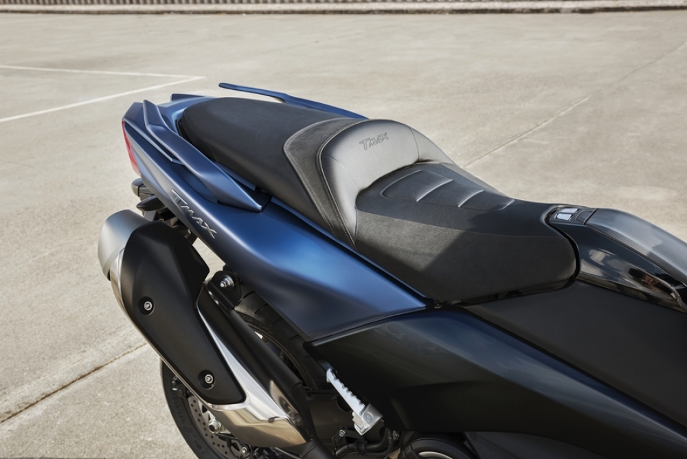 TMAX SX SE