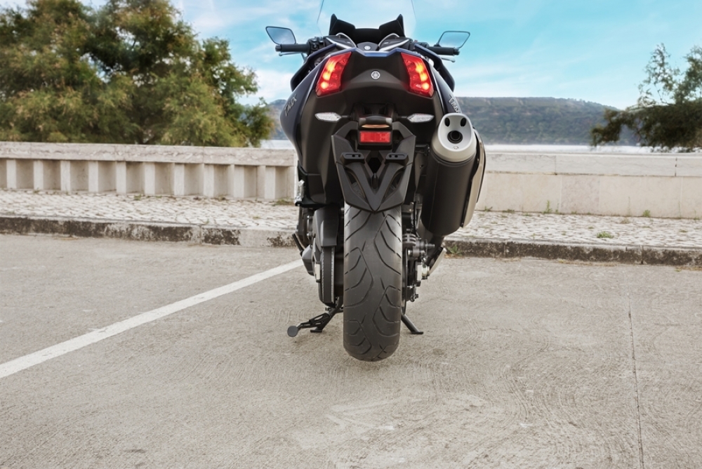 TMAX SX SE