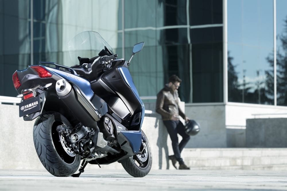 TMAX SX SE
