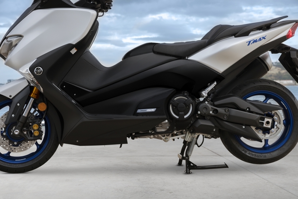 TMAX SX SE