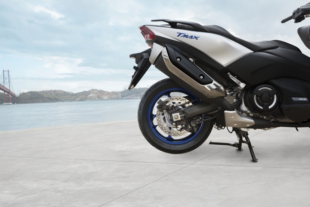 TMAX SX SE