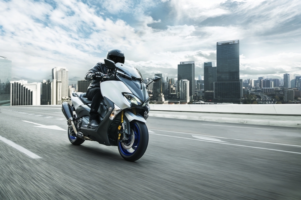 TMAX SX SE