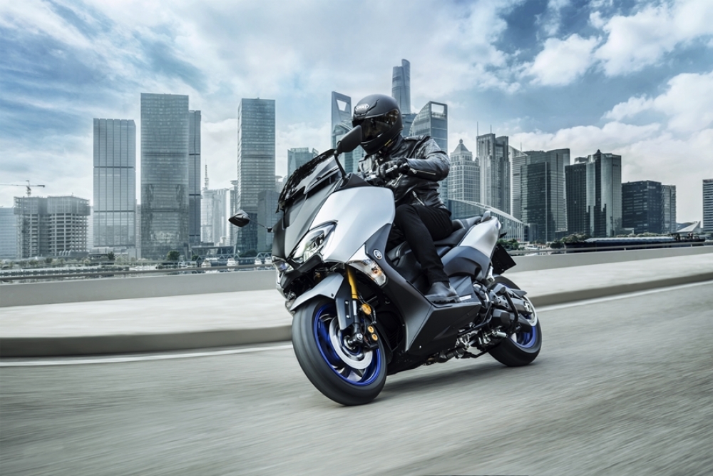 TMAX SX SE