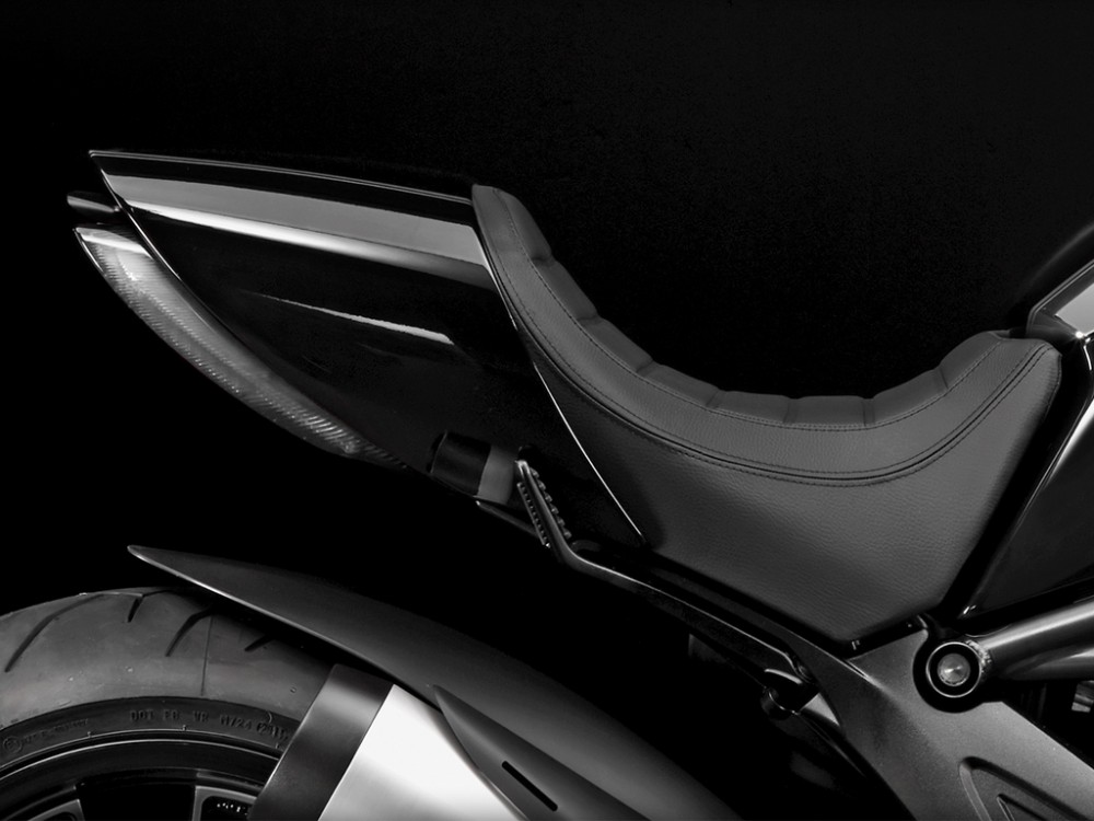 Diavel Cromo