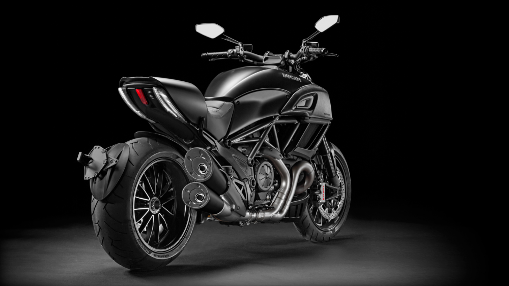 Diavel Dark