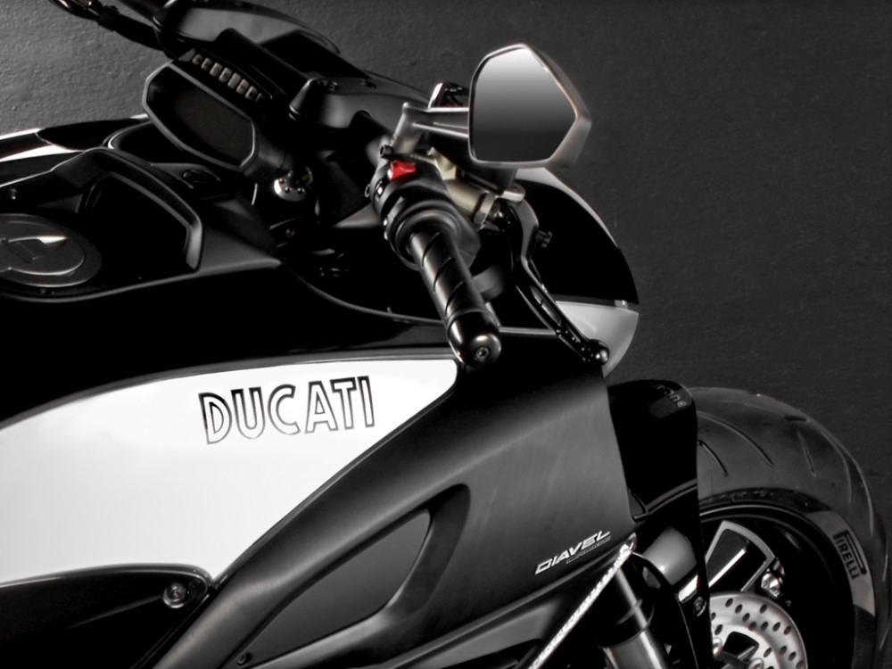 Diavel Cromo