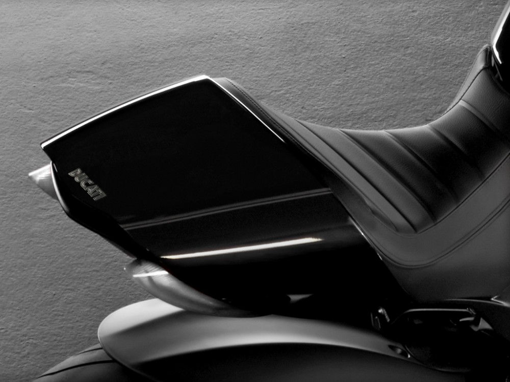 Diavel Cromo