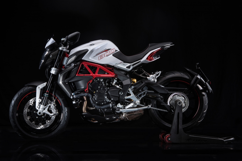 Brutale Dragster 800