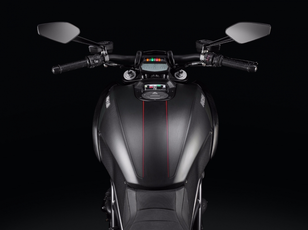 Diavel Carbon