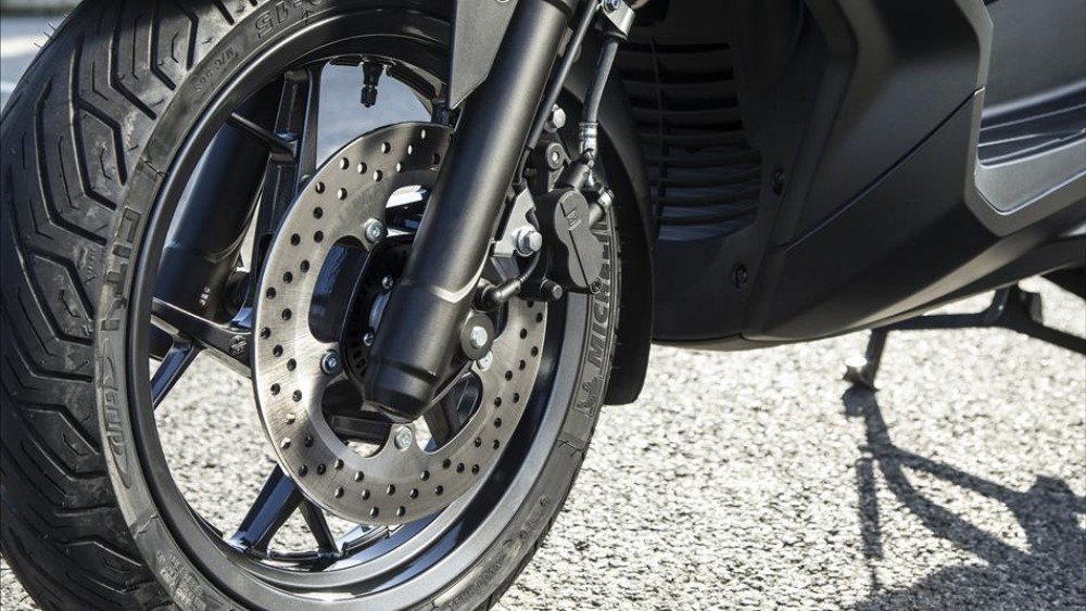 X-MAX 250 MOMODESIGN