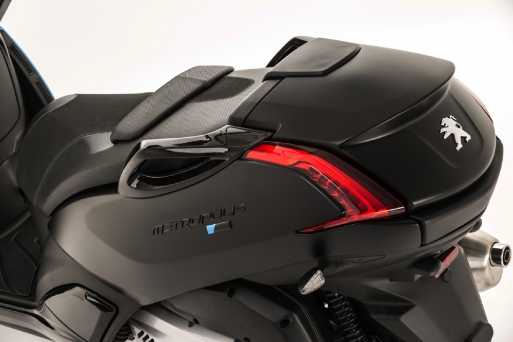 Metropolis Blue Line