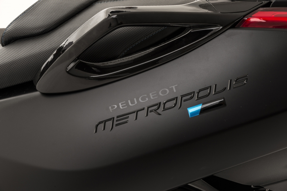 Metropolis Blue Line