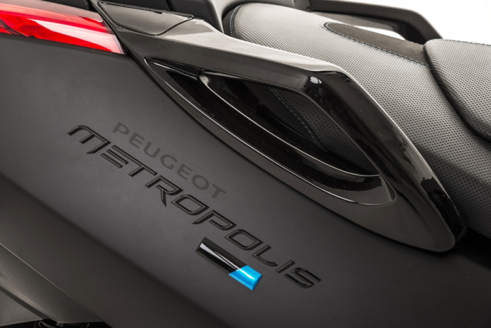 Metropolis Blue Line