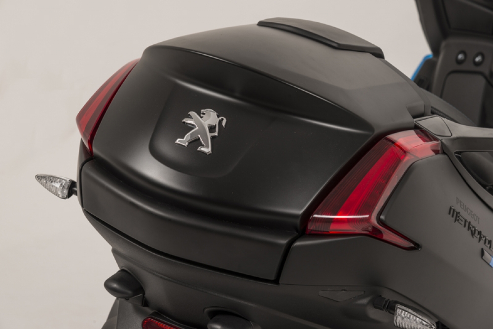 Metropolis Blue Line