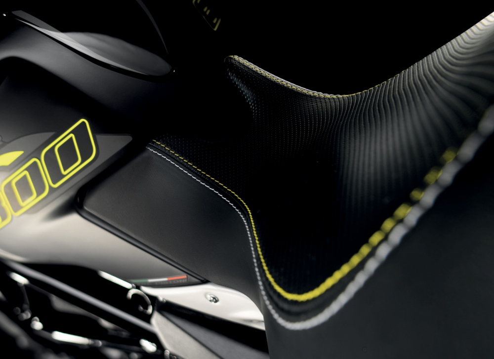 Brutale Dragster 800