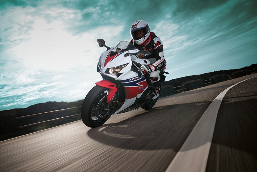 Honda CBR 1000 Fireblade 2015 РѕР±РѕРё