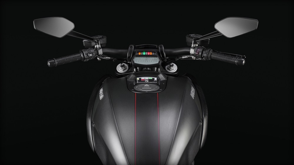 Diavel Carbon