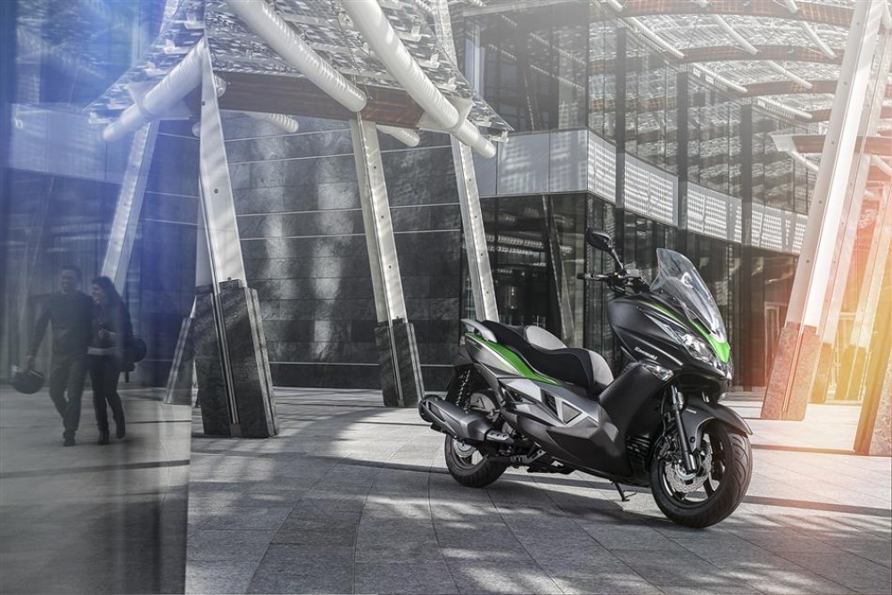 J 300 Special Edition