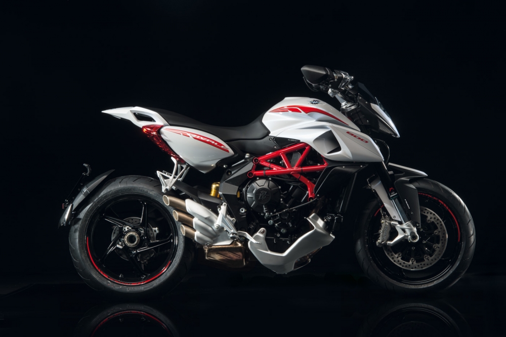 2016 MV Agusta Rivale 800 Tanıtımı | motorcular.com