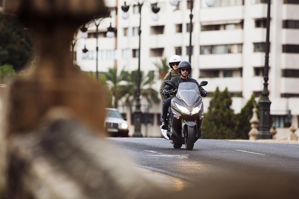 J 125 Special Edition