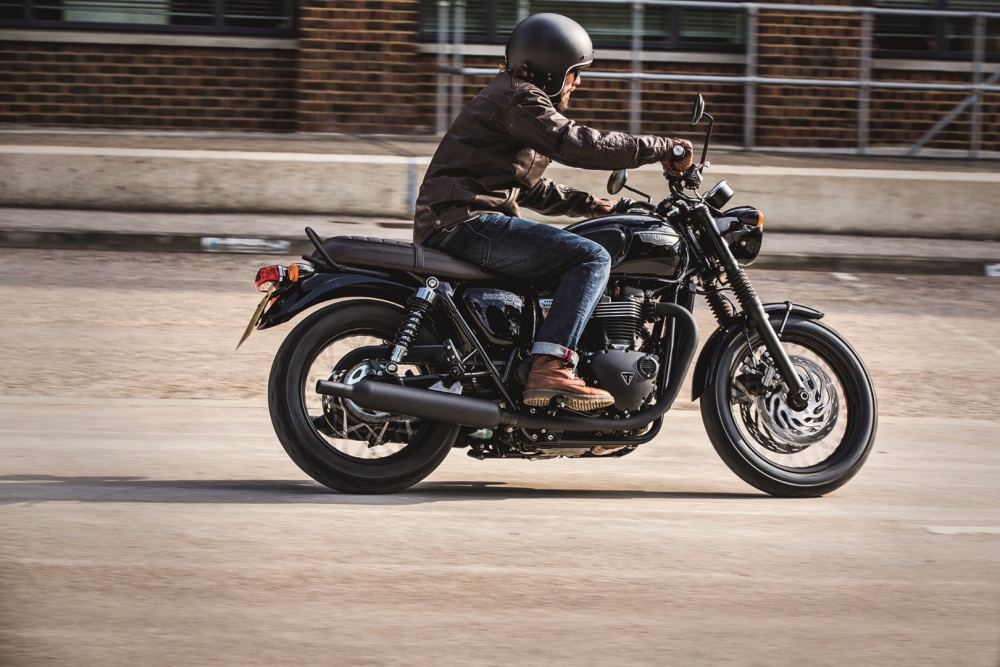 Bonneville T120 Black