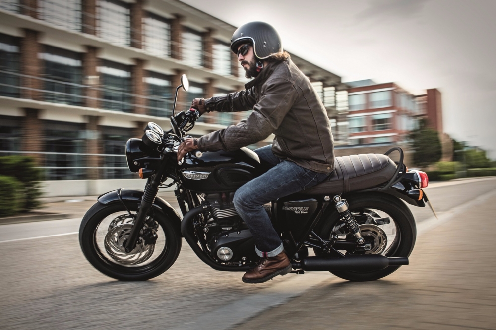 Bonneville T120 Black