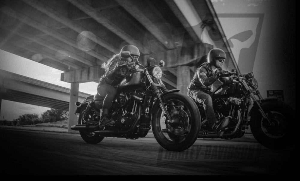 Harley Davidson Serisi 2016 İçin Daha Da Siyah ve Güçlü Hale Geliyor 
