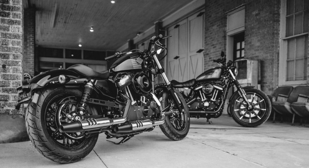 Harley-Davidson Dark Custom Motosikletler Asi Ruhu Uyandırıyor