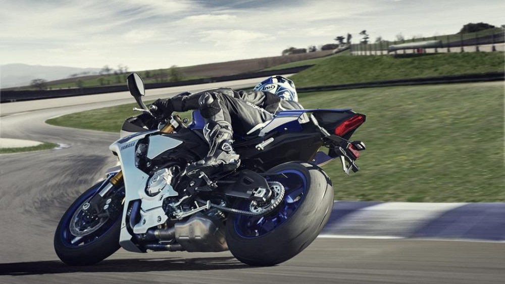 YZF R1
