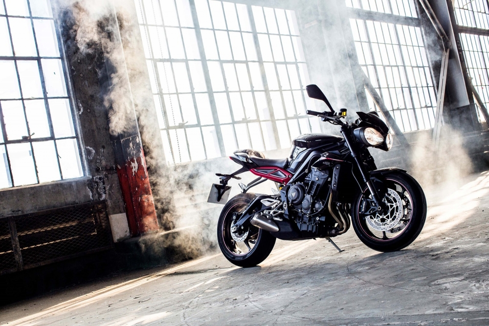 Street Triple R